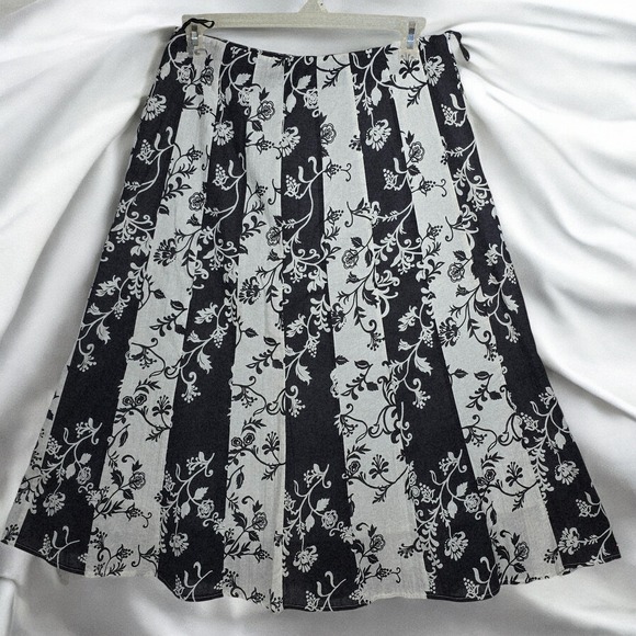 Black and White Floral Print Cotton A-Line Midi Skirt Woman 14 Lined, Side Zip - Picture 1 of 9